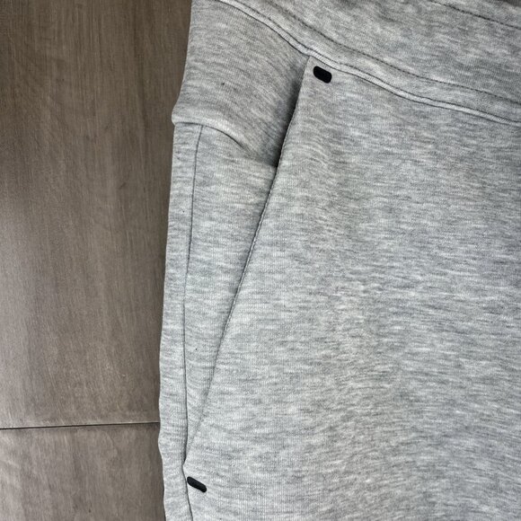 Nike Sportswear Men's Tech Fleece Joggers Pants Heather Size XL HV0959-063 - Picture 3 of 10